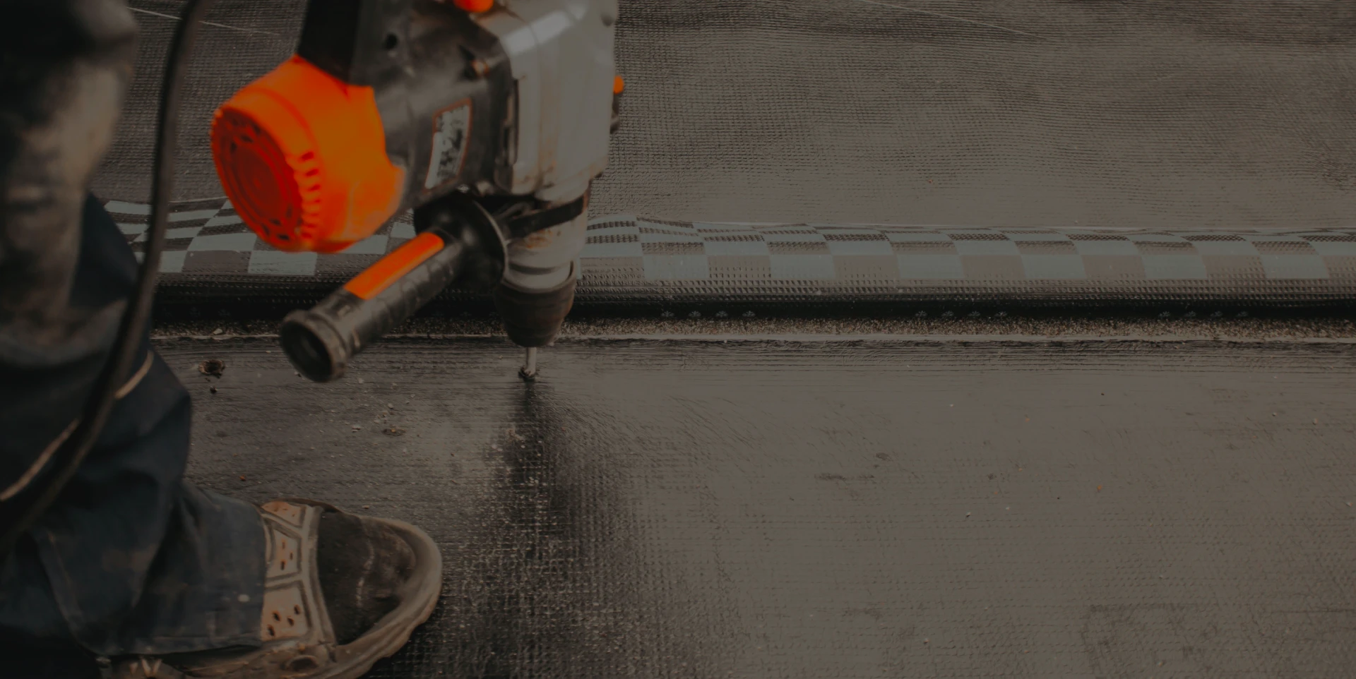 installing asphalt roof block